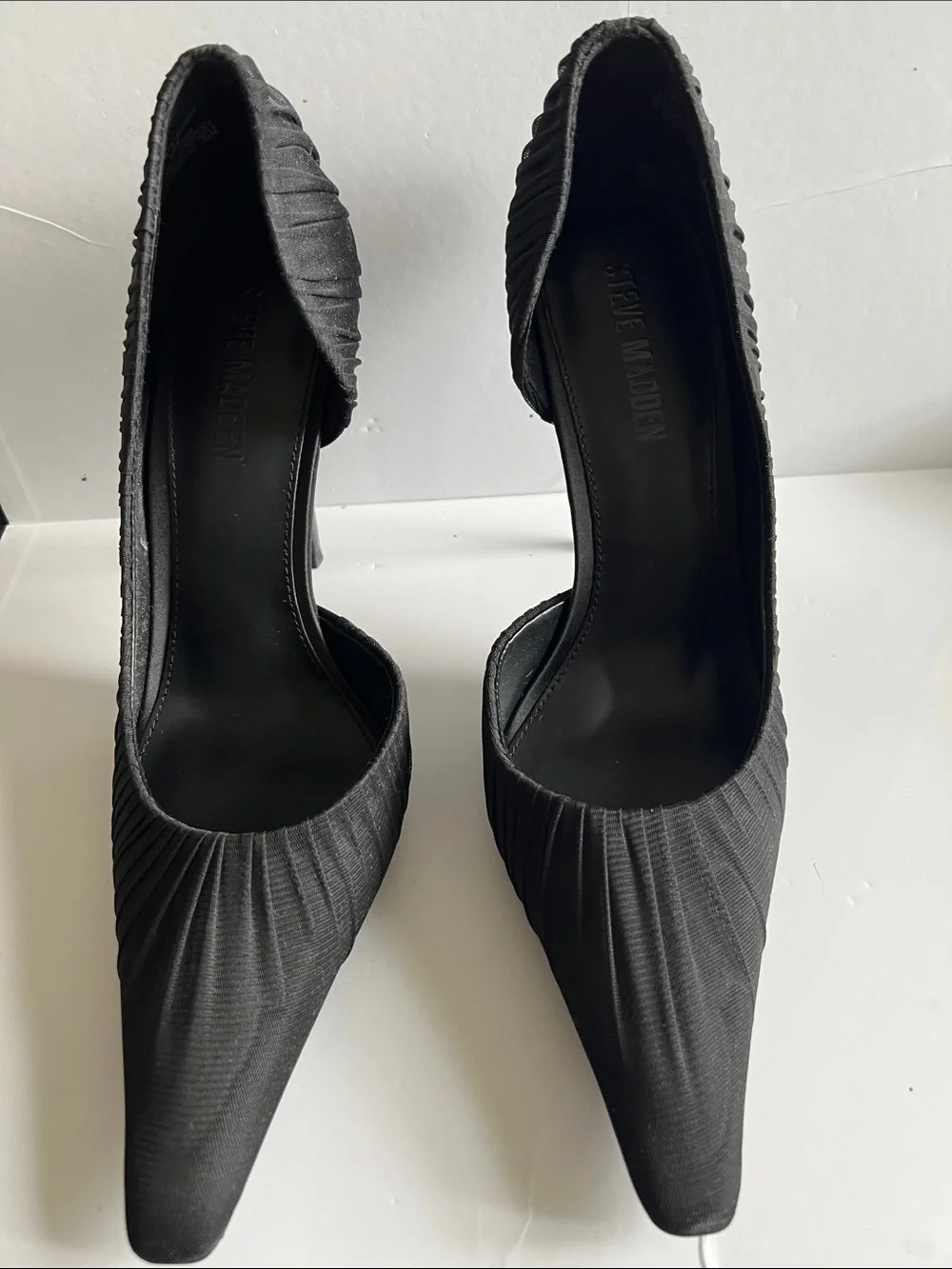 Steve Madden Black Pleated Fabric Coated Pointed-Toe Pumps size 10M